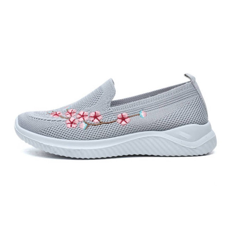 Regia Orthopedic Sneakers