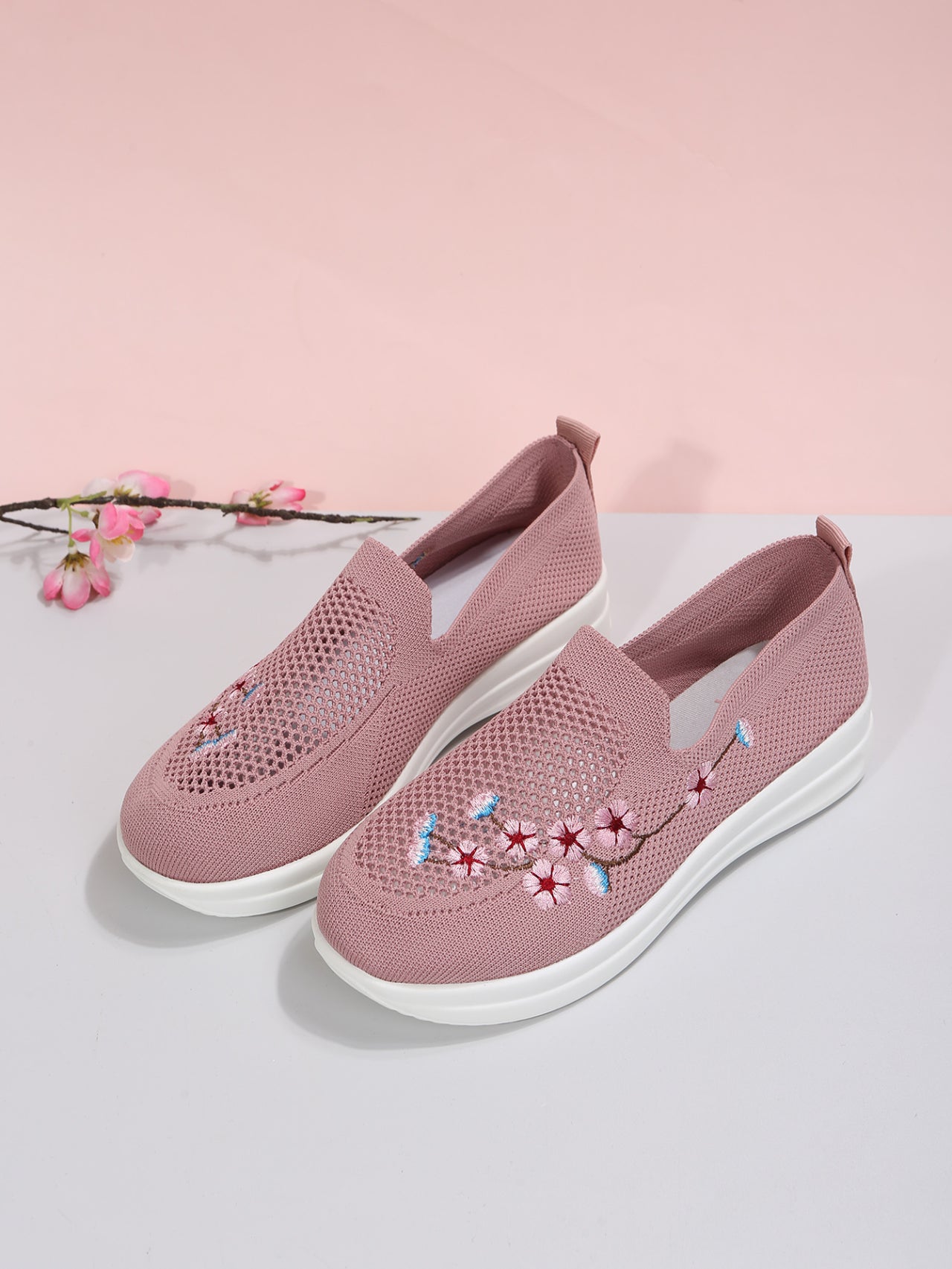 Regia  Orthopedic Sneakers